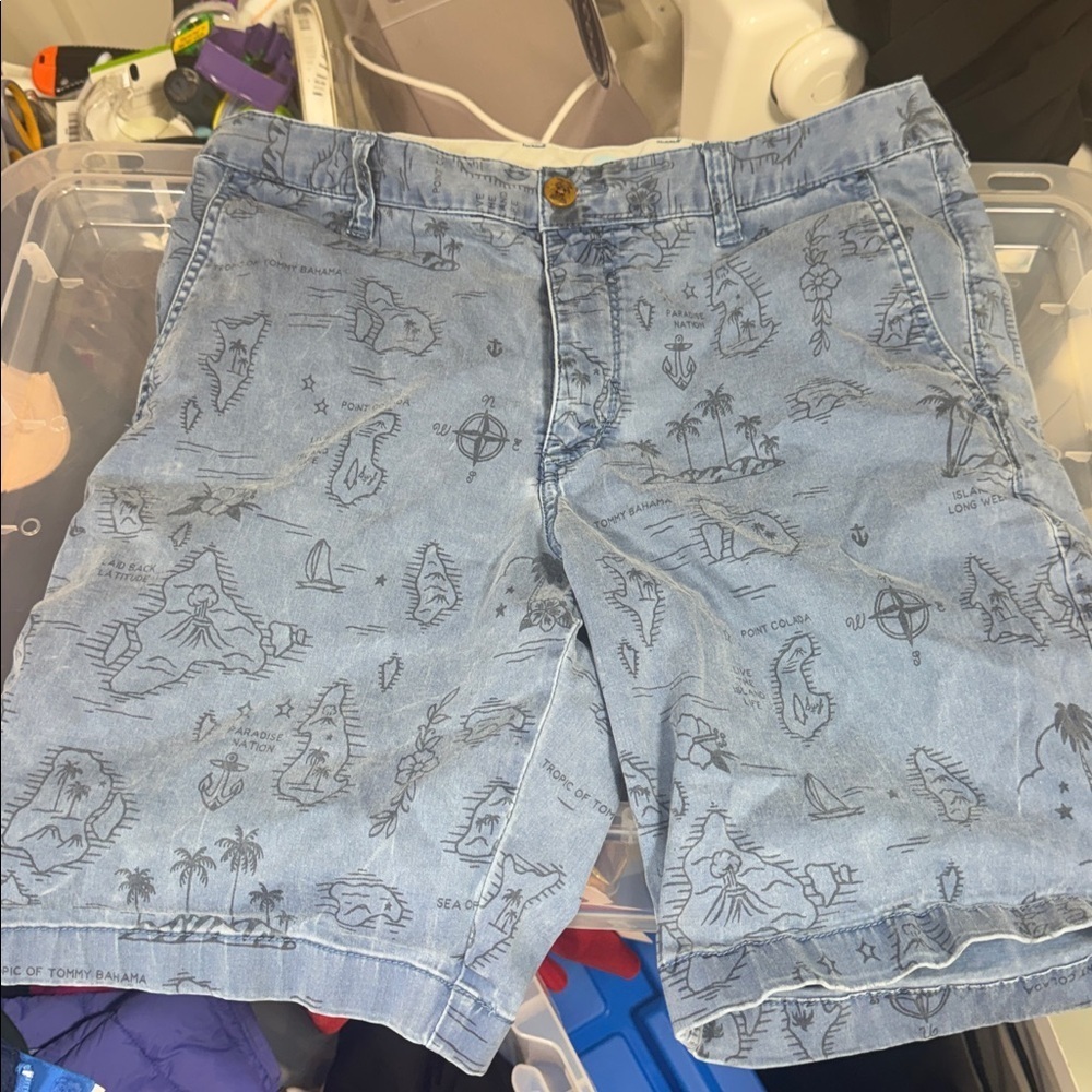 Men’s Short Size 32 Tommy Bahama